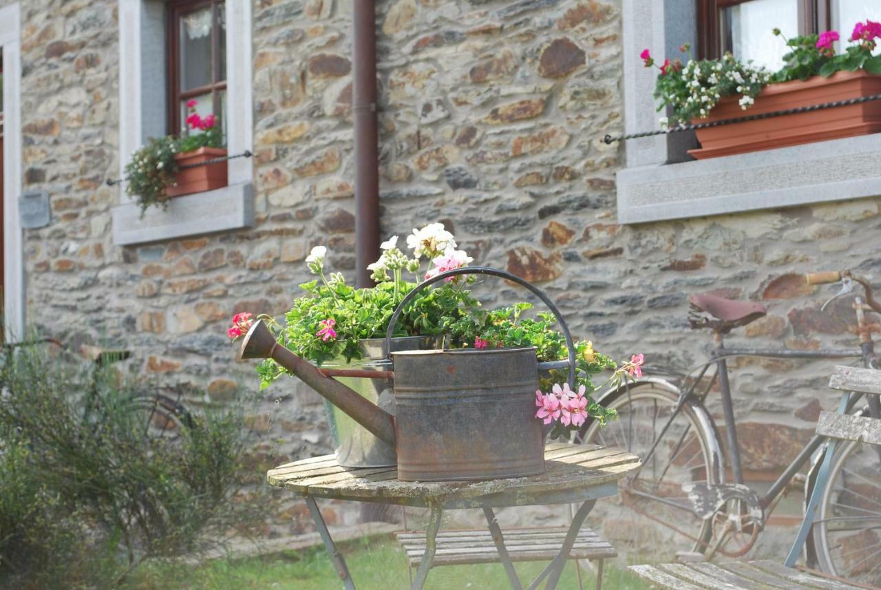 Petite Reine Bertrix Exterior photo
